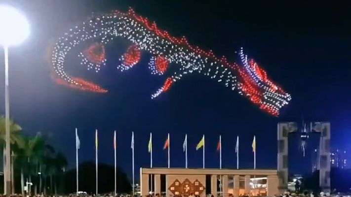 Dragon-tradicional-realizado-con-drones-china-lqsomos